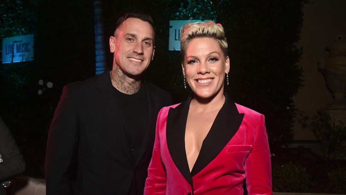 Pink Bantah Rumor Cerai dengan Carey Hart