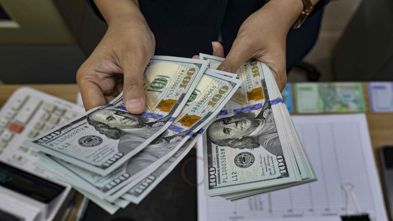 Kurs Dolar AS Capai Rp18.000 di Perdagangan Hari Ini