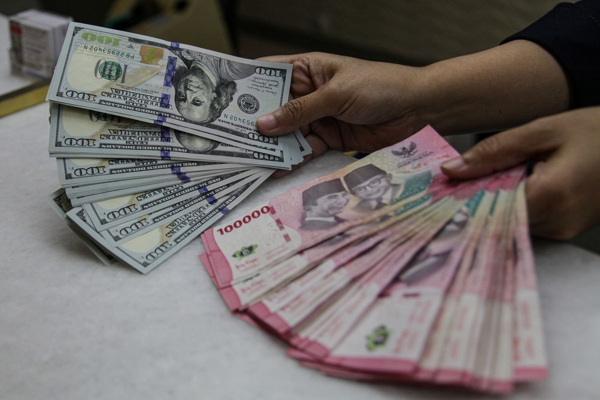 DPR-Pemerintah Bahas Dampak Rupiah Tembus Rp18.000