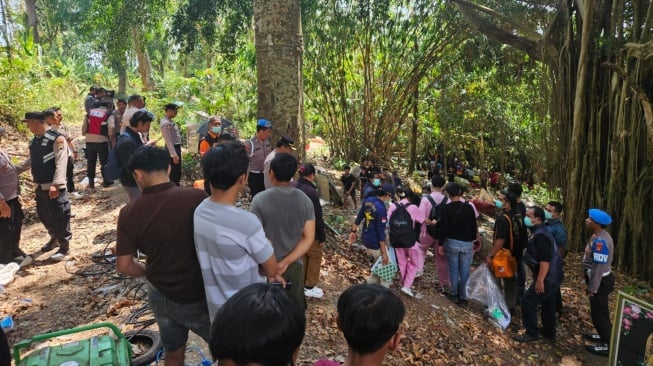 Polisi Bongkar Makam Pencuri Ayam yang Tewas Dikeroyok