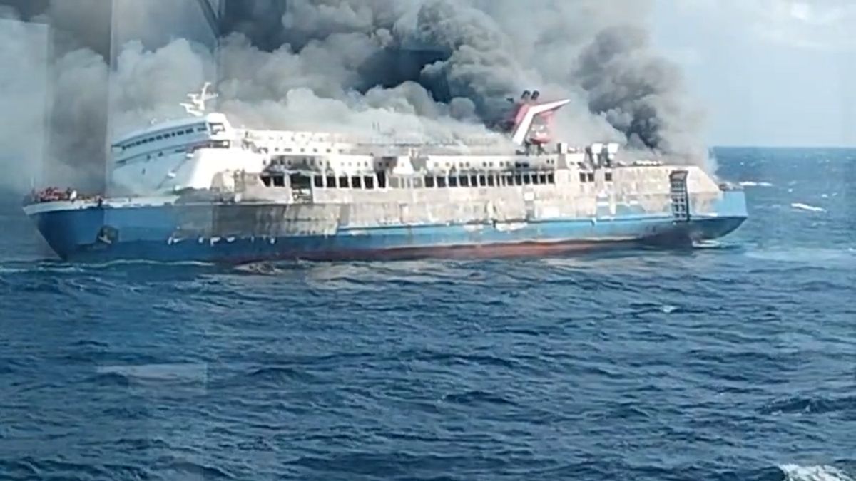 Basarnas Evakuasi 232 Korban KMP Mutiara Santosa 2