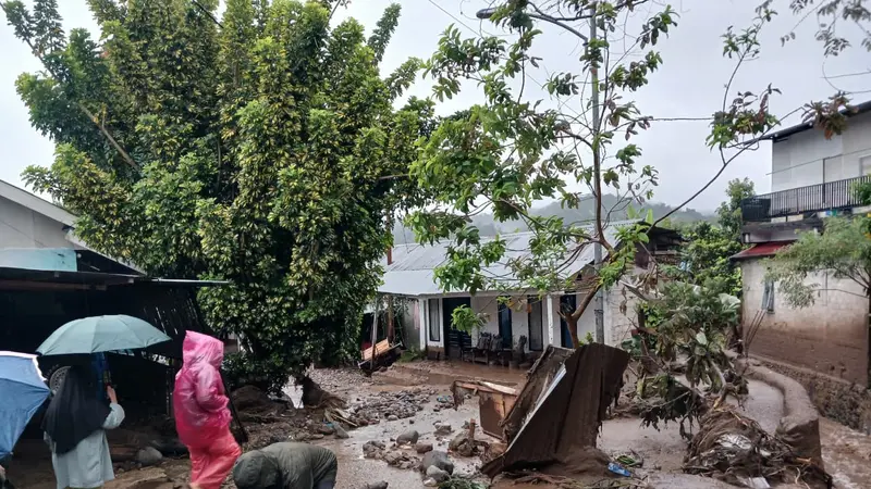 Wapres Temui Pengungsi Banjir Solok, Pastikan Kebutuhan Terpenuhi