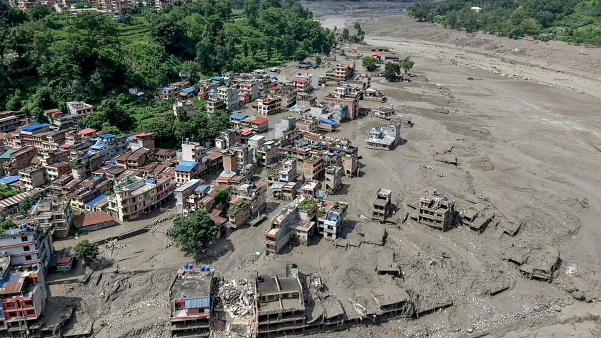 Banjir Nepal-China Tewaskan 1.280 Orang, 5.260 Hilang